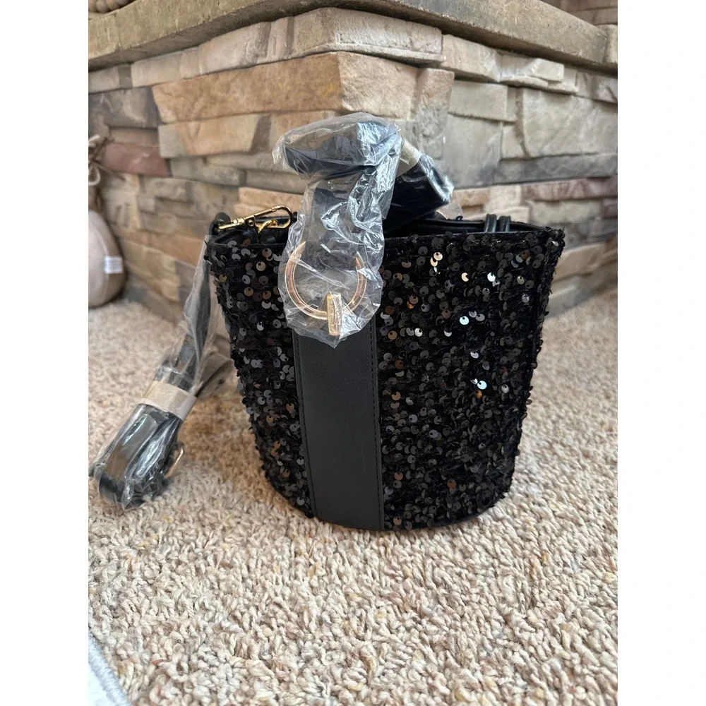 Badgley Mischka Black Sequin Bucket Bag BMH513 Gold Chain‎ Charm